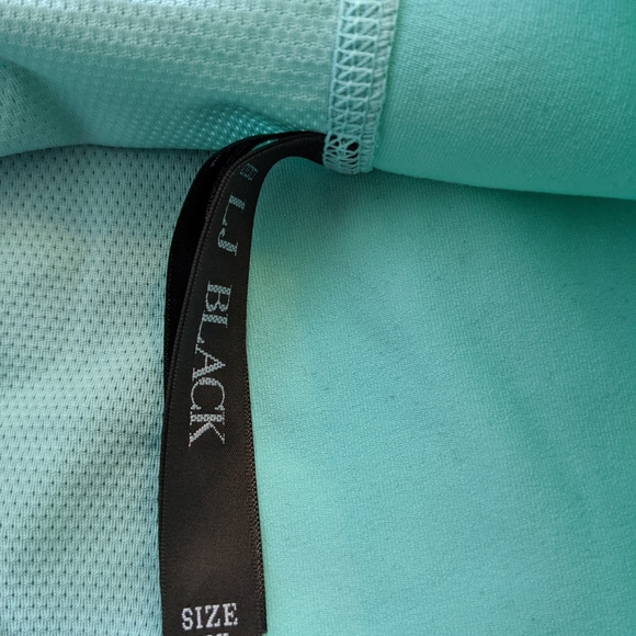 Lorna Jane Workout Tank - Picture 7 of 9